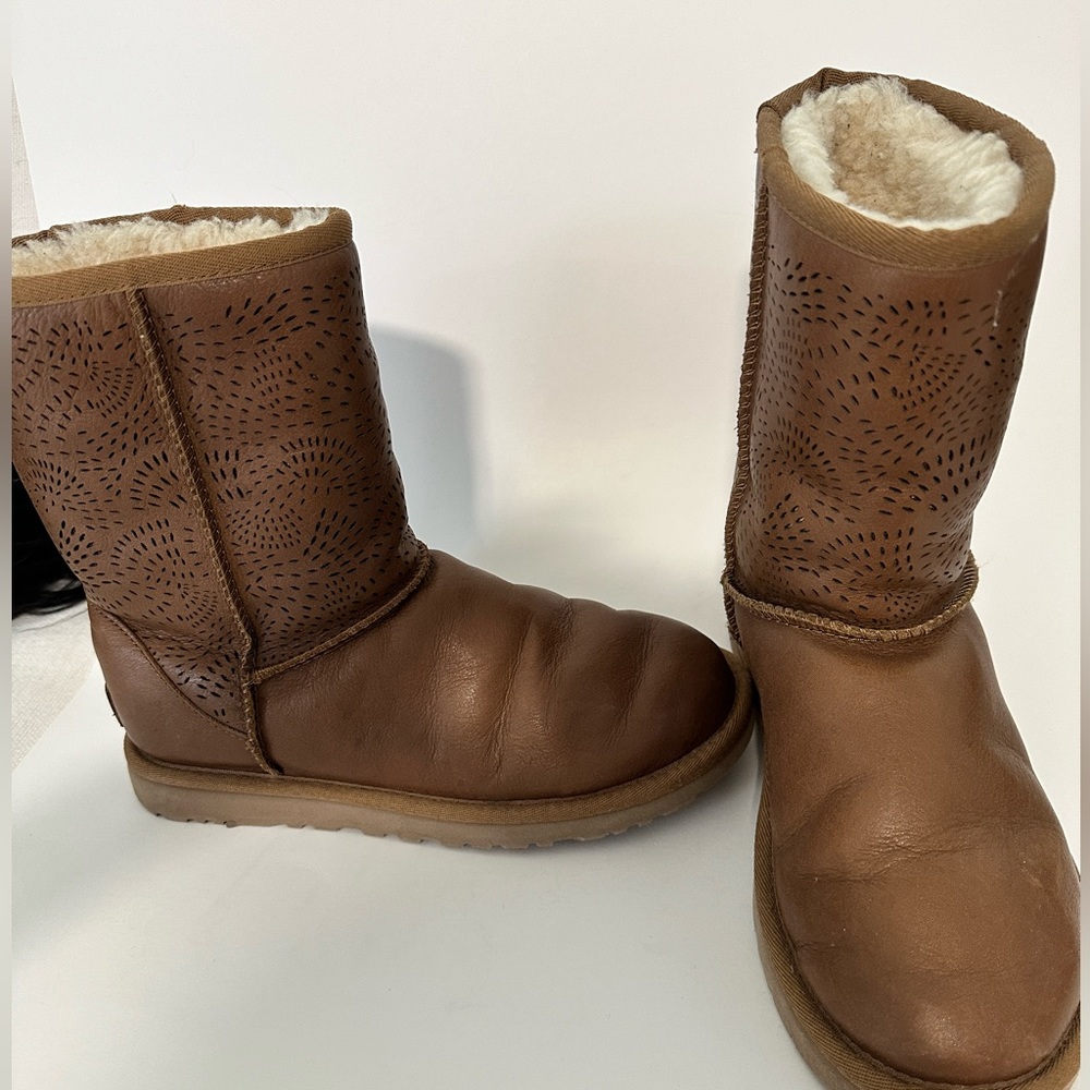 UGG Laser-cut Design Boots in Chestnut